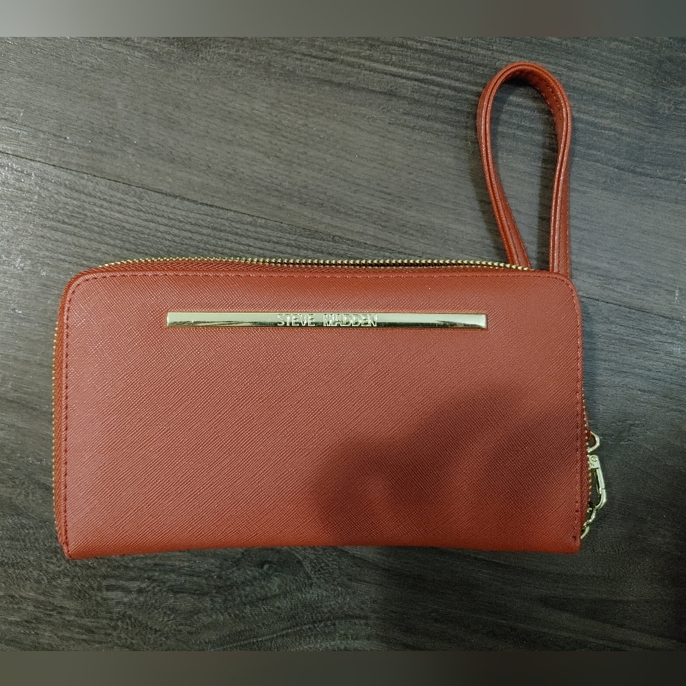 Steve Madden Women's Coral Wristlet Wallet